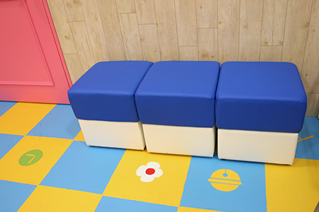 03_stool_l.jpg