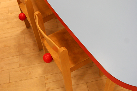 04_tablechair_l.jpg