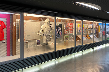 02_20th_display_l.jpg